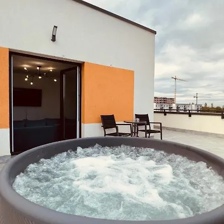 Skylark - Monaco Penthouse With Jacuzzi & Panoramic View Apartment Brasov Exterior photo